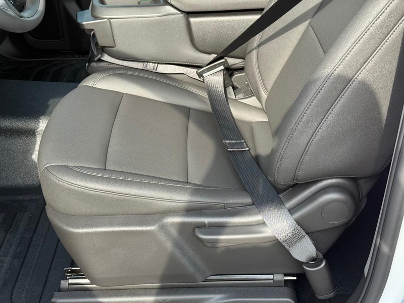 Chevrolet Silverado 1500 Vehicle Full-screen Gallery Image 8