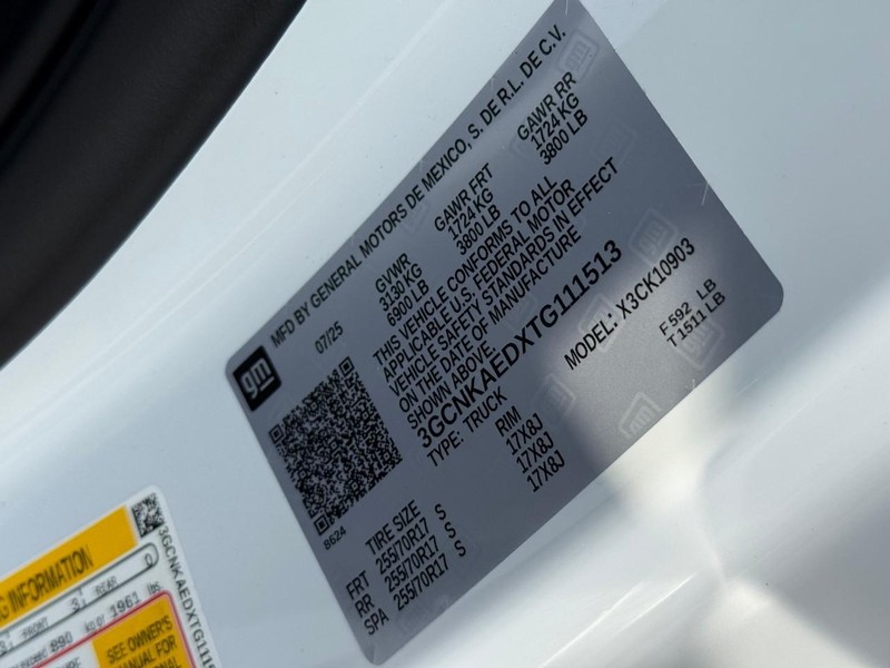 Chevrolet Silverado 1500 Vehicle Full-screen Gallery Image 11