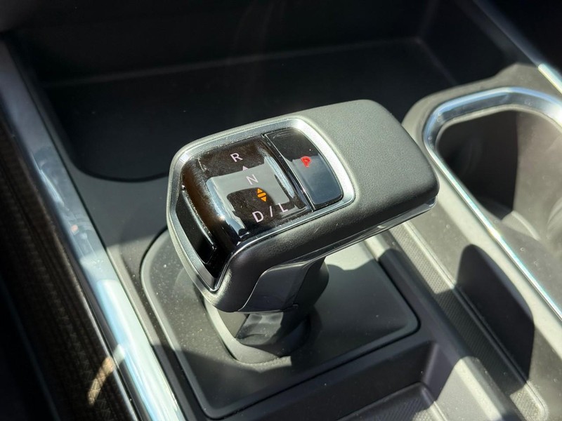 Chevrolet Silverado 1500 Vehicle Full-screen Gallery Image 19