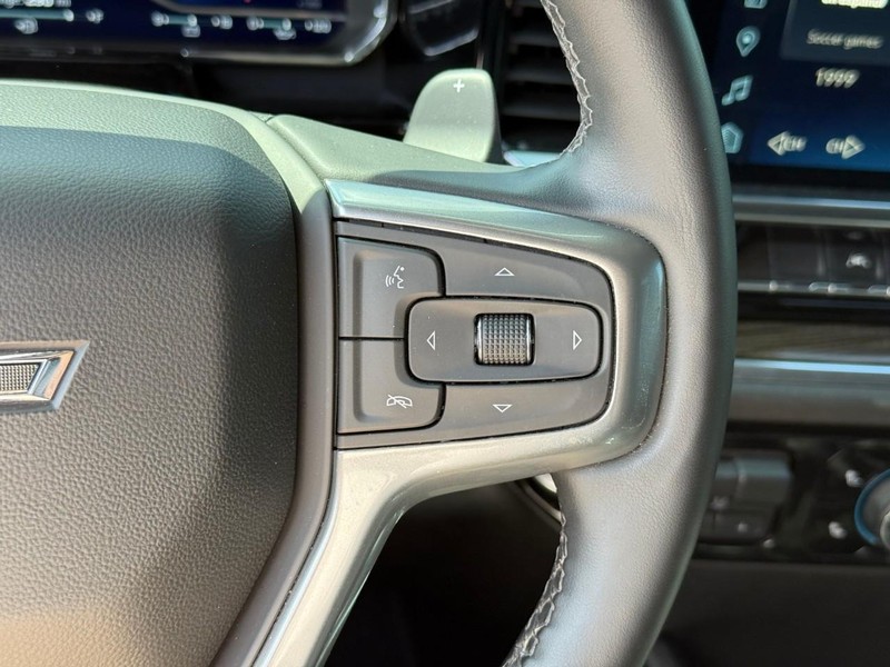 Chevrolet Silverado 1500 Vehicle Full-screen Gallery Image 21