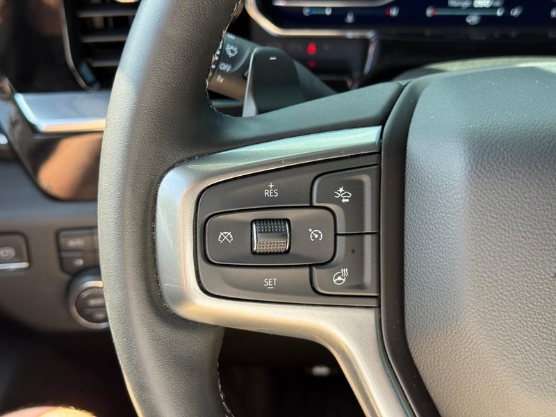 Chevrolet Silverado 1500 Vehicle Full-screen Gallery Image 22