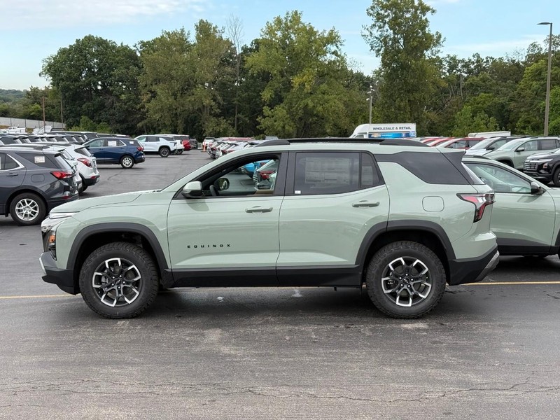 Chevrolet Equinox Vehicle Full-screen Gallery Image 2