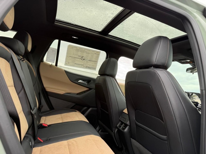 Chevrolet Equinox Vehicle Full-screen Gallery Image 6