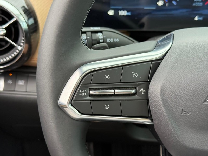 Chevrolet Equinox Vehicle Full-screen Gallery Image 15