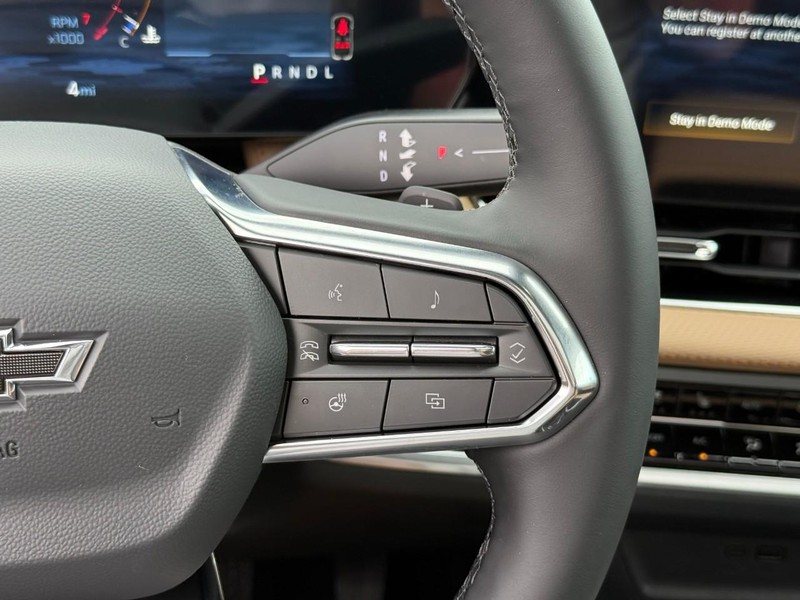 Chevrolet Equinox Vehicle Full-screen Gallery Image 16