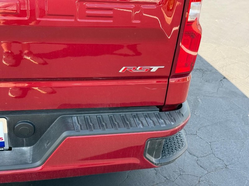 Chevrolet Silverado 1500 Vehicle Full-screen Gallery Image 7