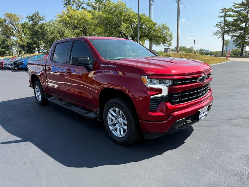 Chevrolet Silverado 1500 Vehicle Full-screen Gallery Image 9