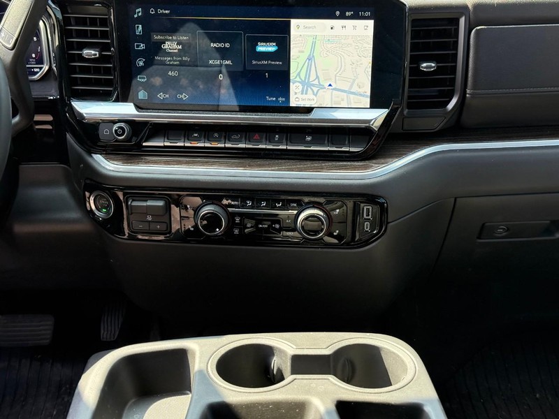 Chevrolet Silverado 1500 Vehicle Full-screen Gallery Image 15