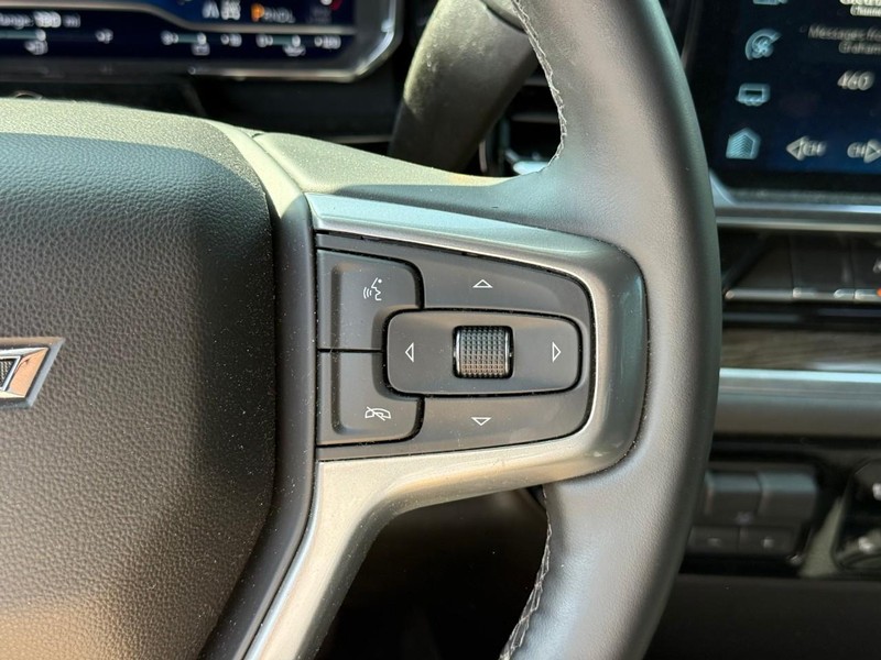 Chevrolet Silverado 1500 Vehicle Full-screen Gallery Image 20