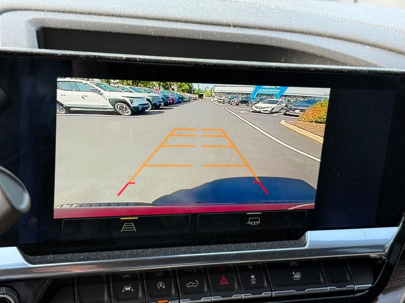 Chevrolet Silverado 1500 Vehicle Full-screen Gallery Image 23