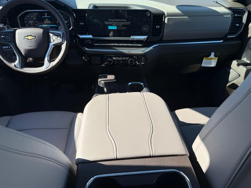 Chevrolet Silverado 1500 Vehicle Full-screen Gallery Image 6