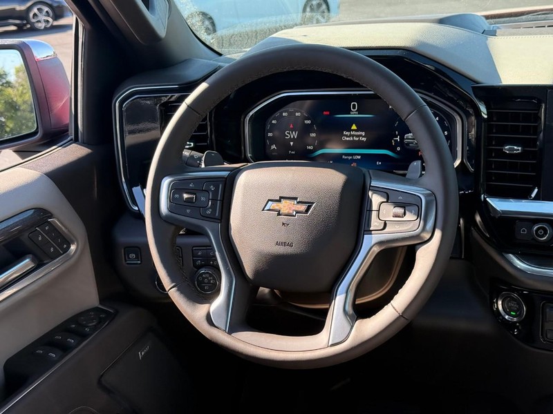 Chevrolet Silverado 1500 Vehicle Full-screen Gallery Image 7