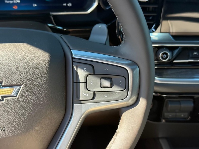 Chevrolet Silverado 1500 Vehicle Full-screen Gallery Image 15