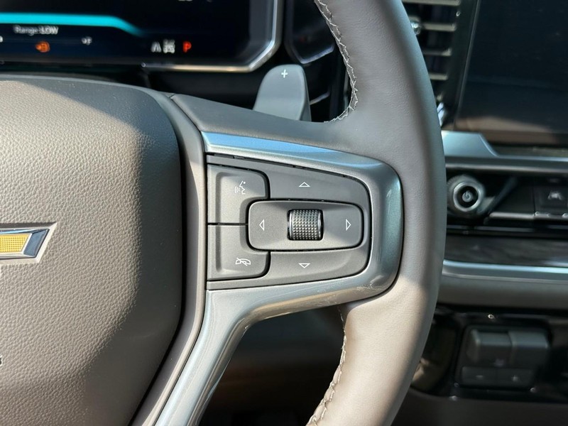 Chevrolet Silverado 1500 Vehicle Full-screen Gallery Image 14