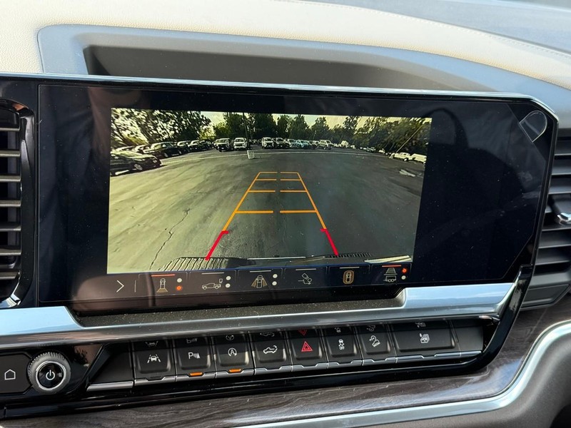 Chevrolet Silverado 1500 Vehicle Full-screen Gallery Image 17