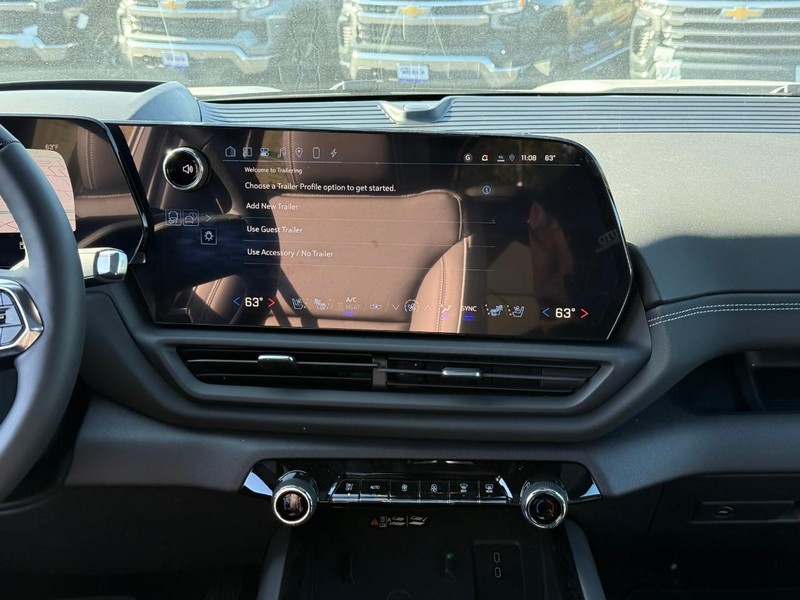 Chevrolet Silverado EV Vehicle Full-screen Gallery Image 8