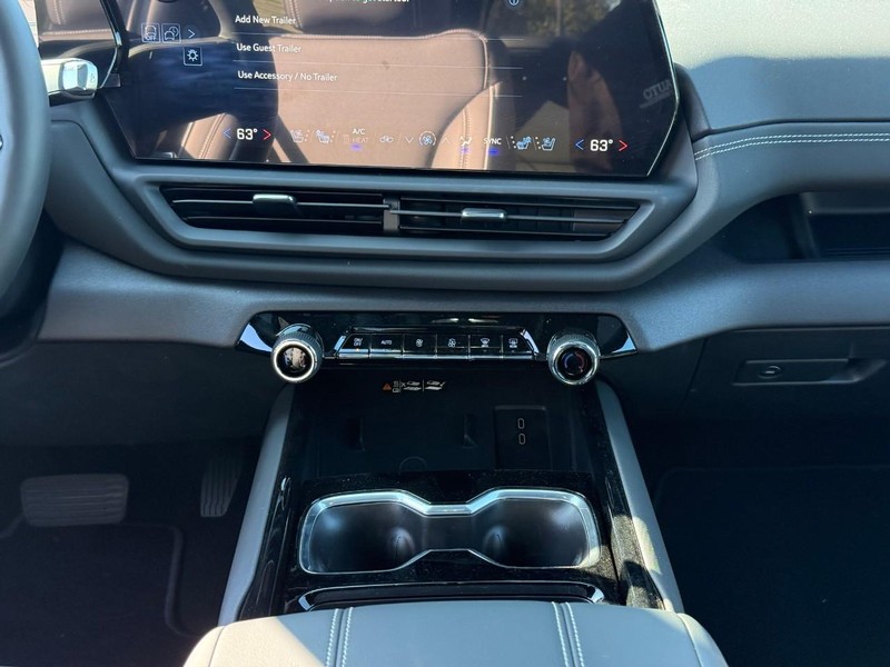 Chevrolet Silverado EV Vehicle Full-screen Gallery Image 9