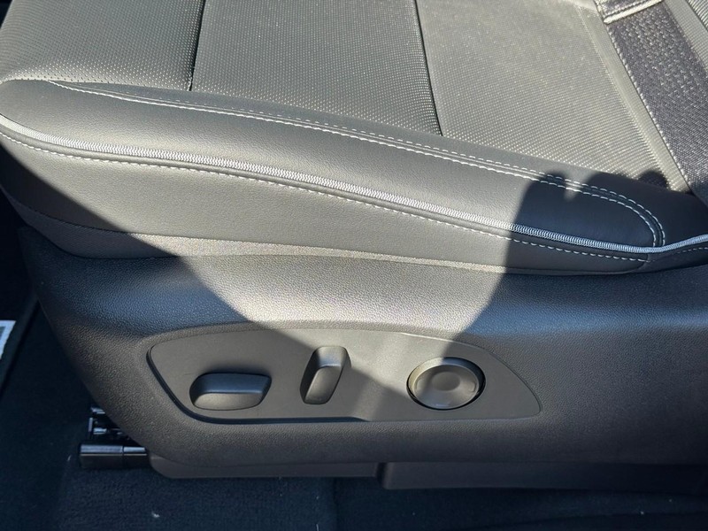 Chevrolet Silverado EV Vehicle Full-screen Gallery Image 13