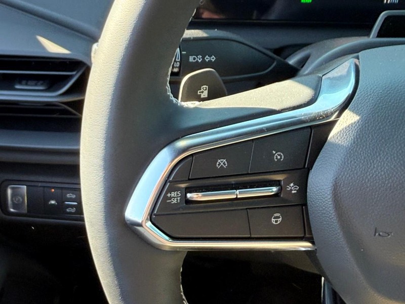 Chevrolet Silverado EV Vehicle Full-screen Gallery Image 14