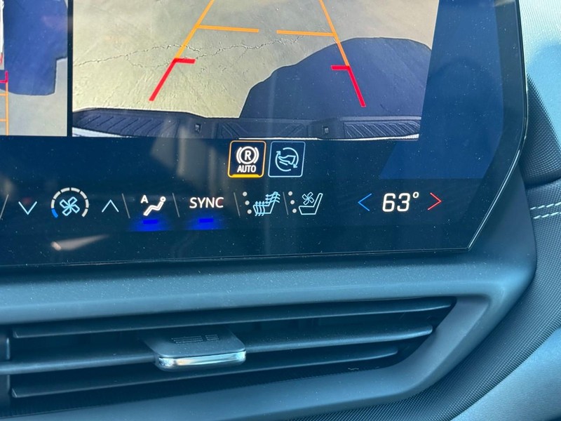 Chevrolet Silverado EV Vehicle Full-screen Gallery Image 16