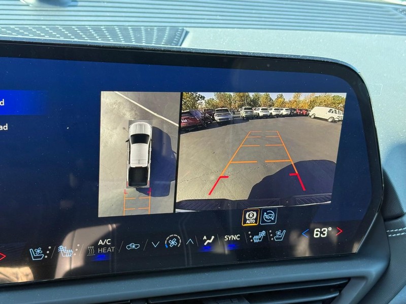 Chevrolet Silverado EV Vehicle Full-screen Gallery Image 17