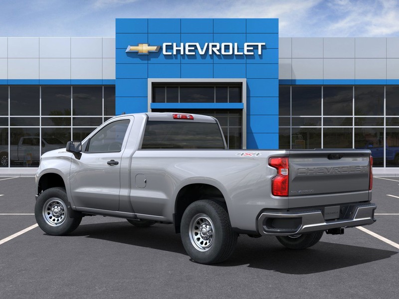 Chevrolet Silverado 1500 Vehicle Full-screen Gallery Image 3
