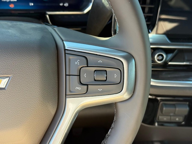 Chevrolet Silverado 2500HD Vehicle Full-screen Gallery Image 15