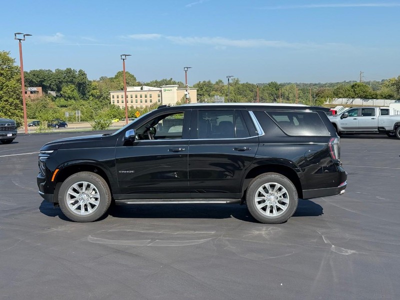 Chevrolet Tahoe Vehicle Full-screen Gallery Image 2