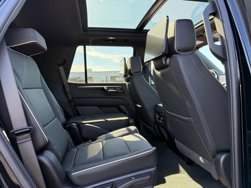 Chevrolet Tahoe Vehicle Full-screen Gallery Image 7