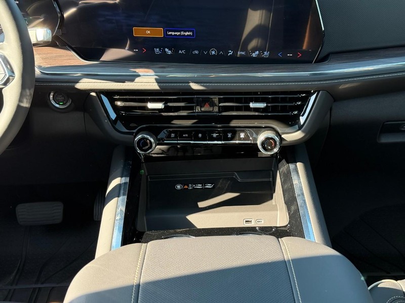 Chevrolet Tahoe Vehicle Full-screen Gallery Image 12