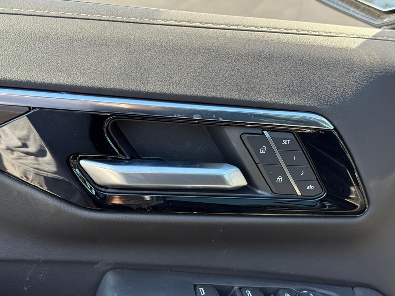 Chevrolet Tahoe Vehicle Full-screen Gallery Image 14