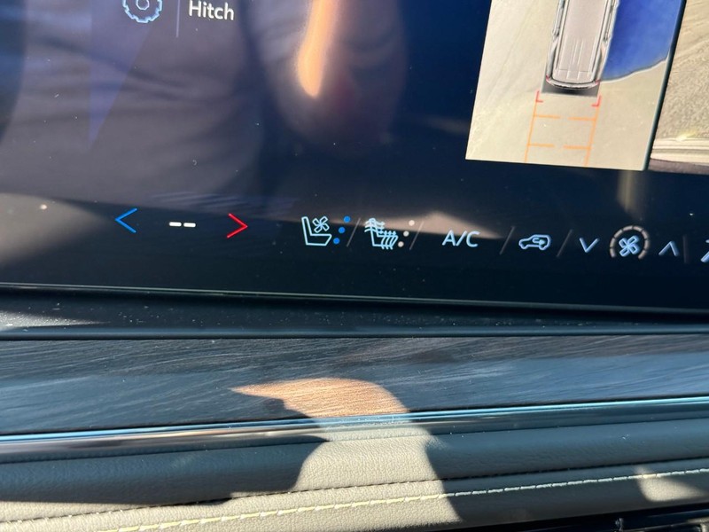 Chevrolet Tahoe Vehicle Full-screen Gallery Image 19