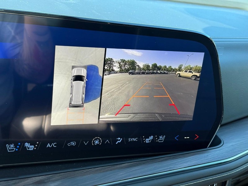 Chevrolet Tahoe Vehicle Full-screen Gallery Image 20