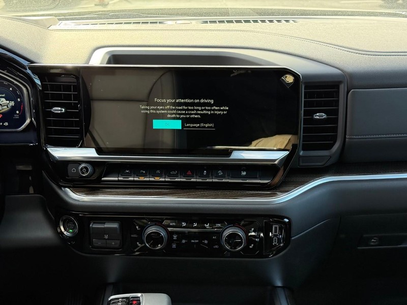 Chevrolet Silverado 1500 Vehicle Full-screen Gallery Image 8