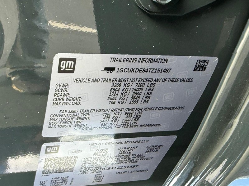 Chevrolet Silverado 1500 Vehicle Full-screen Gallery Image 18