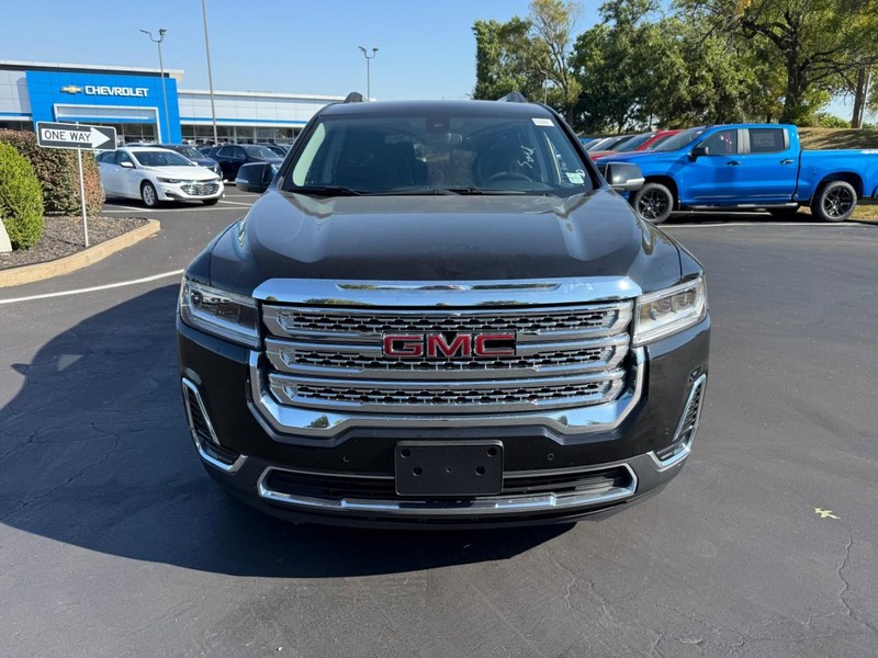 GMC Acadia Vehicle Full-screen Gallery Image 10