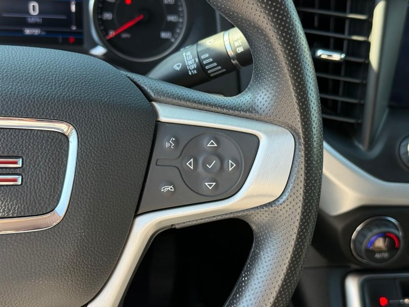 GMC Acadia Vehicle Full-screen Gallery Image 22