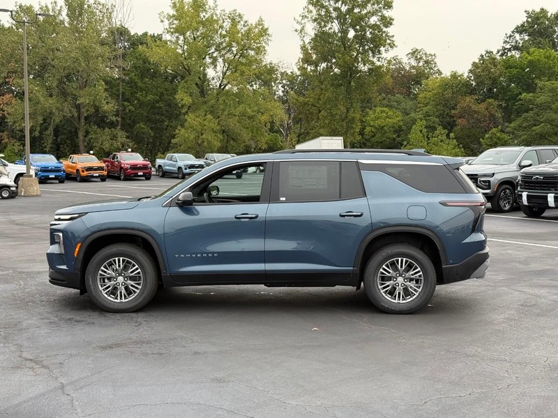Chevrolet Traverse Vehicle Full-screen Gallery Image 2