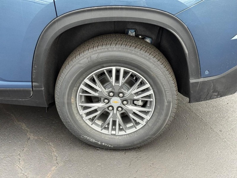 Chevrolet Traverse Vehicle Full-screen Gallery Image 4