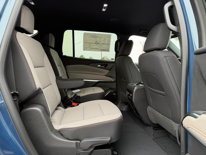 Chevrolet Traverse Vehicle Full-screen Gallery Image 5