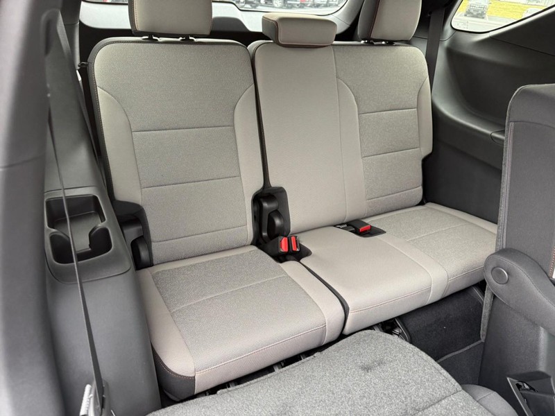 Chevrolet Traverse Vehicle Full-screen Gallery Image 6