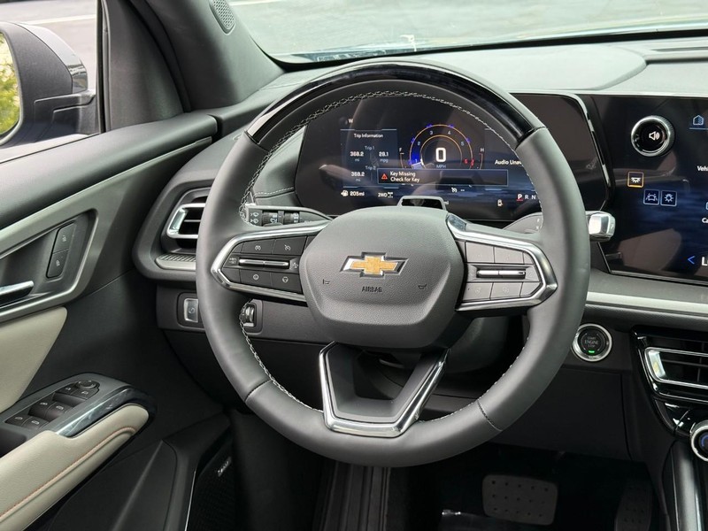 Chevrolet Traverse Vehicle Full-screen Gallery Image 8