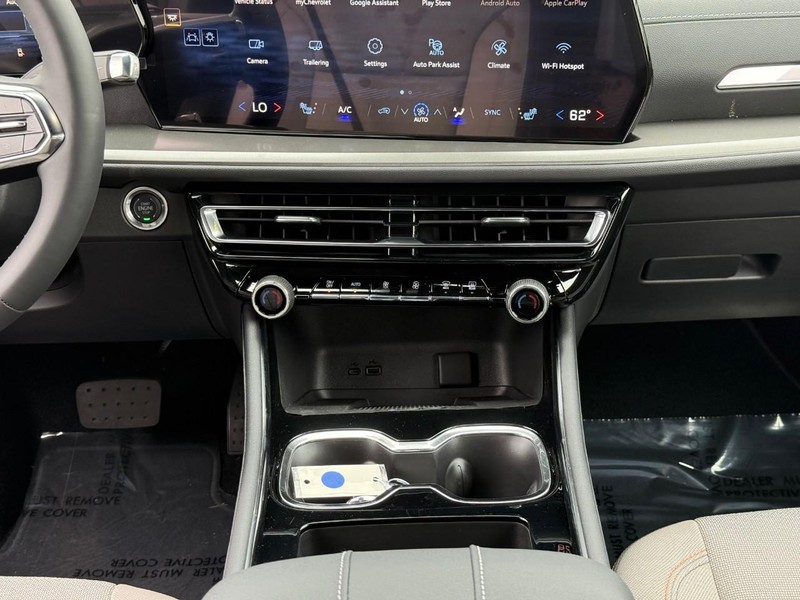 Chevrolet Traverse Vehicle Full-screen Gallery Image 10