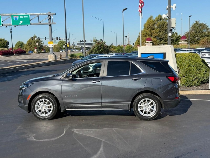 Chevrolet Equinox Vehicle Full-screen Gallery Image 2
