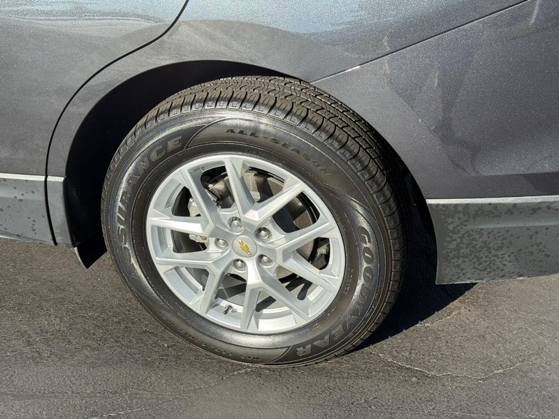 Chevrolet Equinox Vehicle Full-screen Gallery Image 4