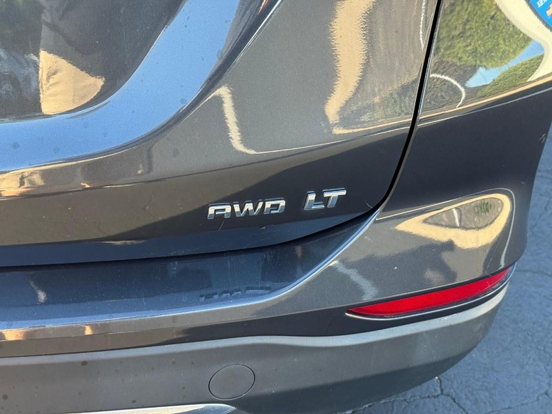 Chevrolet Equinox Vehicle Full-screen Gallery Image 5