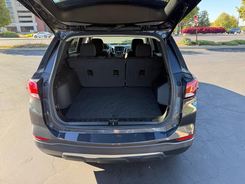 Chevrolet Equinox Vehicle Full-screen Gallery Image 6