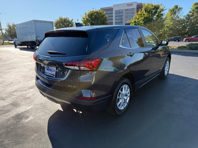 Chevrolet Equinox Vehicle Full-screen Gallery Image 8
