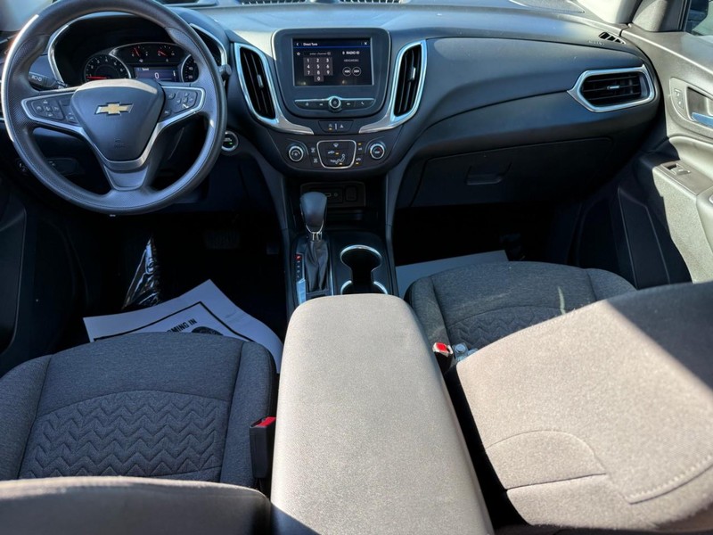 Chevrolet Equinox Vehicle Full-screen Gallery Image 12