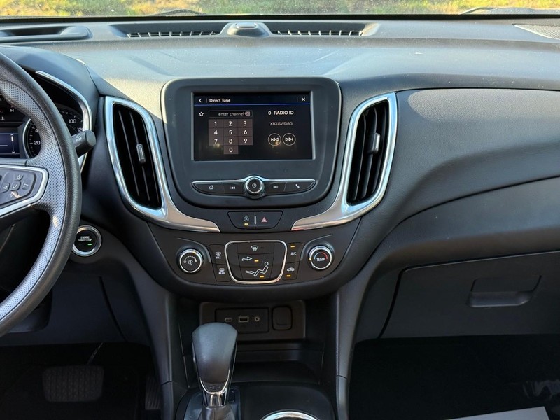 Chevrolet Equinox Vehicle Full-screen Gallery Image 14